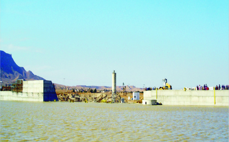 30、突尼斯達(dá)巴卜蓄水壩.JPG