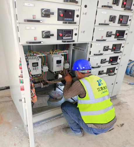 抗洪搶險(xiǎn)報(bào)導(dǎo)-迎“汛”而上，奔赴前線 -348.png